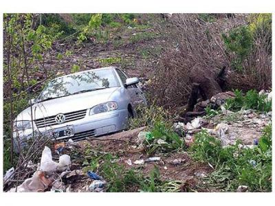 Se despist� en un zanj�n, se fue y cuando volvi� a buscar el auto le hab�an robado