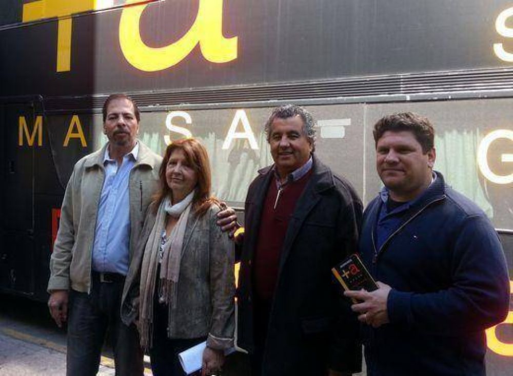 Candidatos del massismo lanzaron campa�a en las calles de Caseros