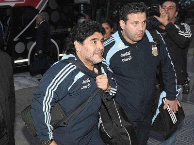 Diego arm� un equipo ofensivo para enfrentar a Panam�.