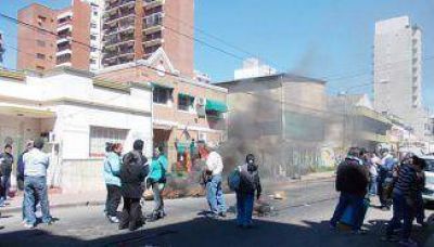 Pese al reclamo piquetero se remat� la ex cl�nica Santamar�a