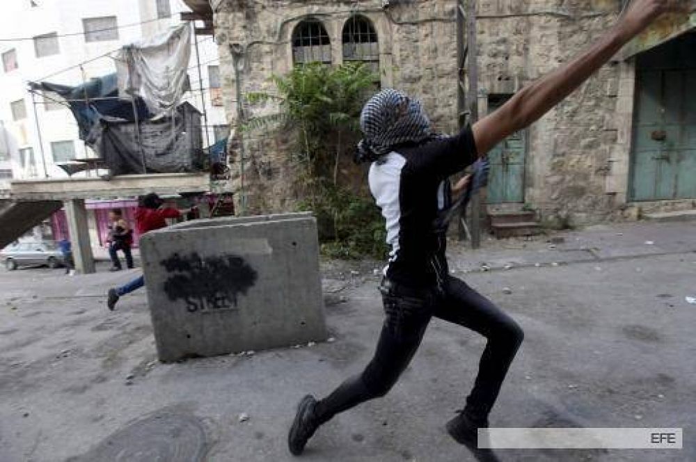 Nuevos enfrentamientos entre palestinos y fuerzas israel�es por la Explanada de las Mezquitas
