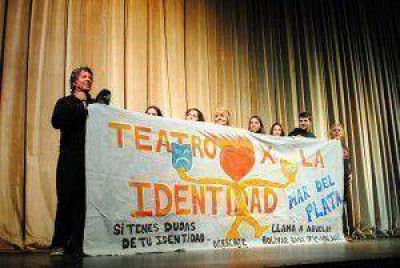 Teatro por la Identidad: arte, homenajes y memoria en el cierre de una nueva edici�n