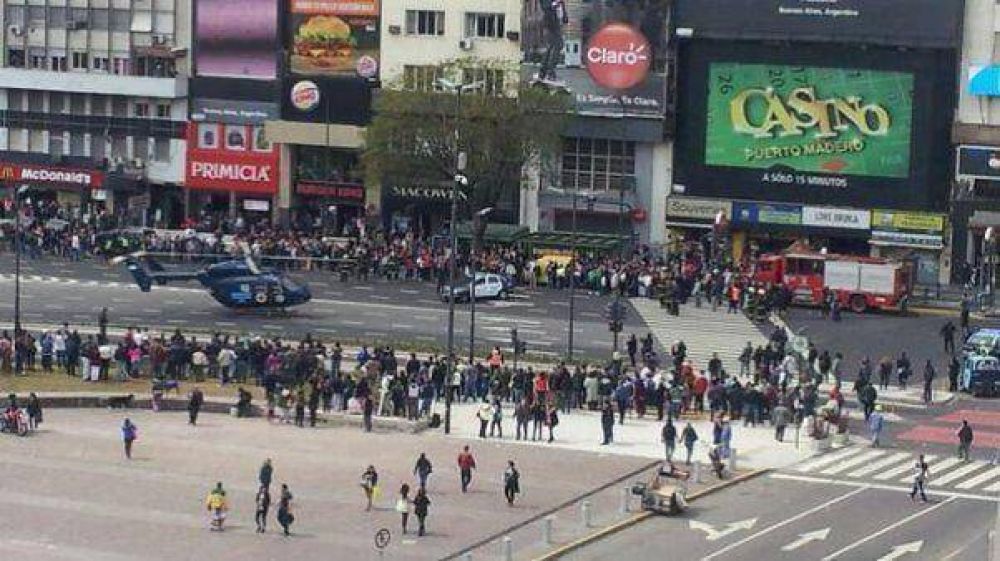 Mientras buscan a los ladrones, se recupera un polic�a baleado