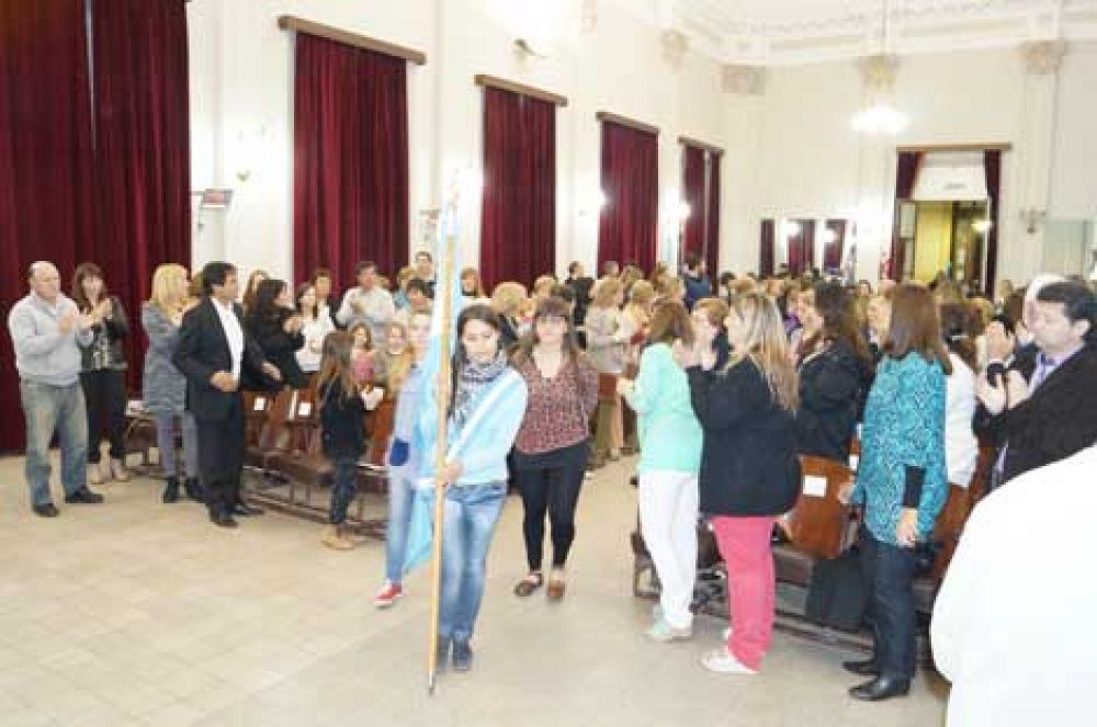 Se realiz� anoche el reconocimiento a los docentes jubilados 