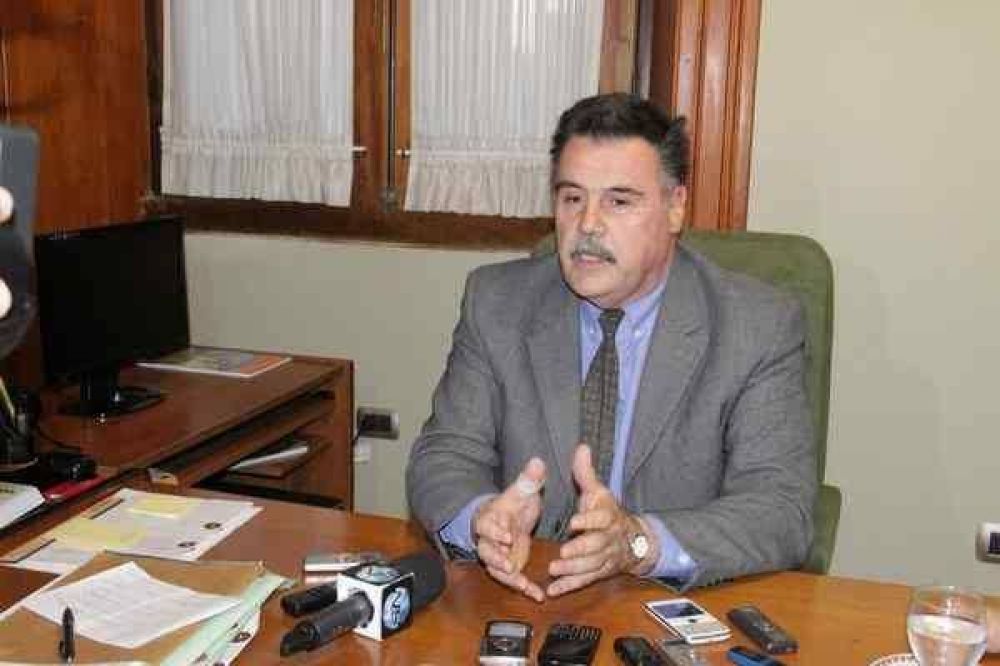 EN DIFERENTES SECTORES DE LA CIUDAD: H�CTOR BOLPE BRIND� DETALLES SOBRE LAS OBRAS H�DRICAS QUE EST� DESARROLLANDO EL MUNICIPIO