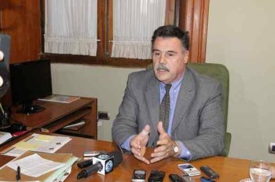 EN DIFERENTES SECTORES DE LA CIUDAD: H�CTOR BOLPE BRIND� DETALLES SOBRE LAS OBRAS H�DRICAS QUE EST� DESARROLLANDO EL MUNICIPIO