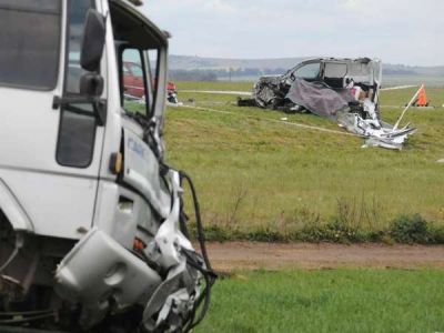 TANDIL: FORT�SIMO CHOQUE EN LA RUTA 226