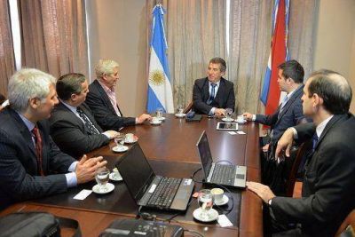 Telef�nica le present� a Urribarri un plan de inversiones