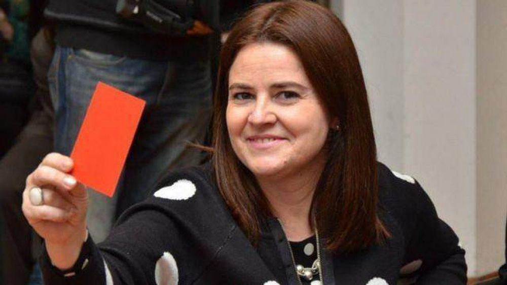 Kunath le sac� roja a la violencia hacia la mujer y defendi� a Cristina	 