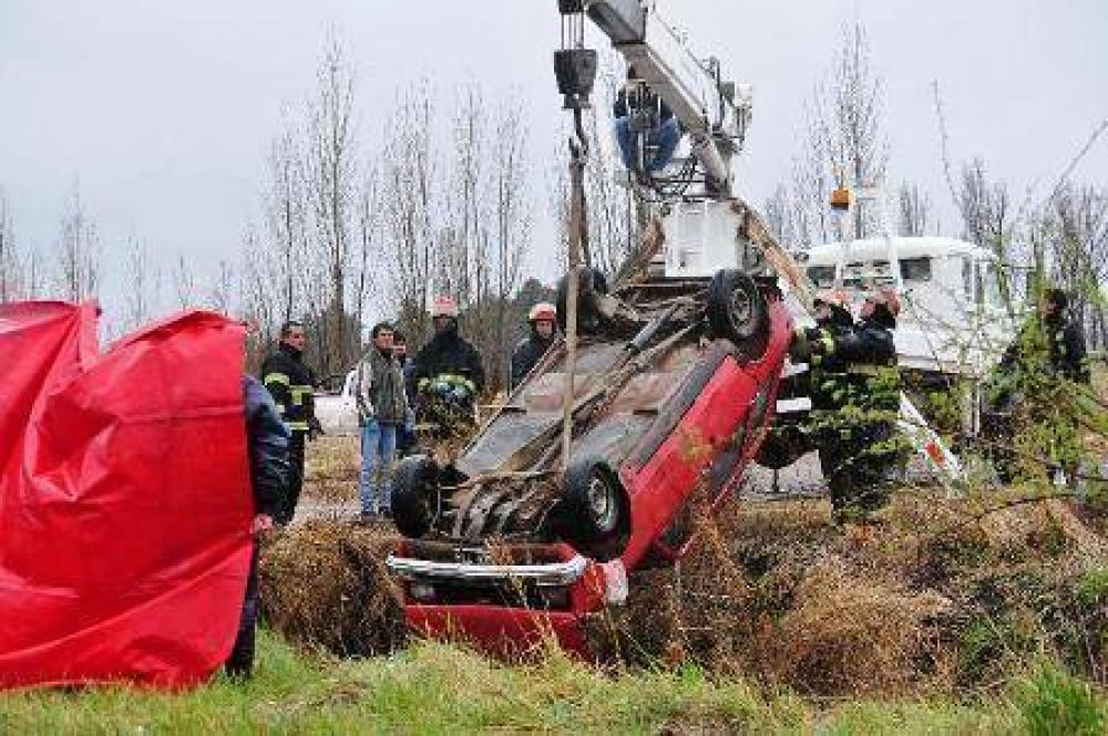 R�o Colorado: tres muertos en un vuelco