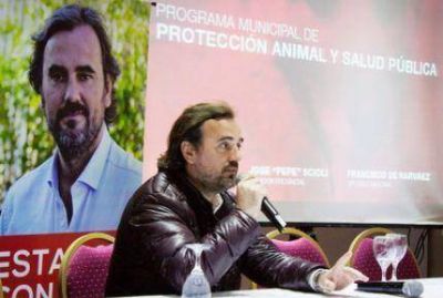 Giri junto a Patricia M�ndez lanzaron el Programa Municipal de Proteci�n y salud p�blica