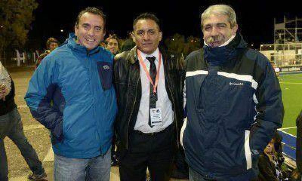 La UCR denunci� que el estadio de hockey costar� 80% m�s de lo previsto