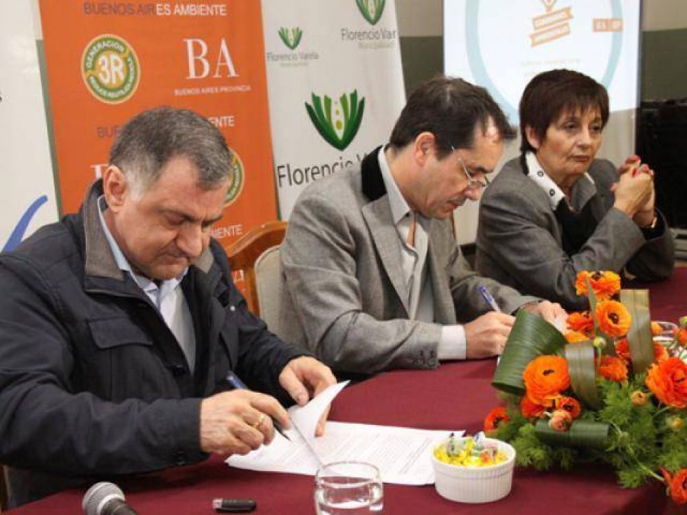 Un convenio para capacitar a docentes