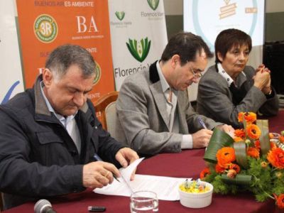 Un convenio para capacitar a docentes