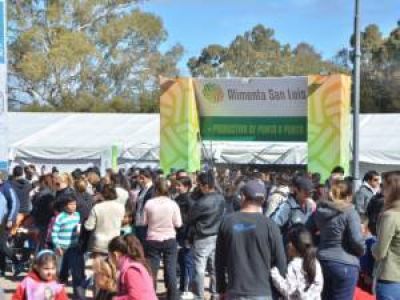 Estall� la feria: familias, j�venes y ni�os visitaron en masa Alimenta San Luis