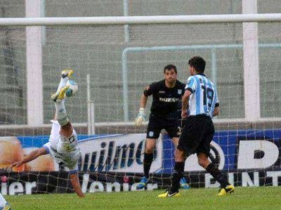 Un Belgrano muy "picante" apabull� a Racing en C�rdoba