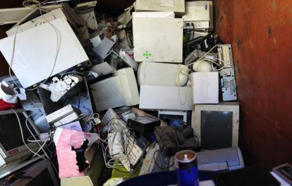 Basura electr�nica: la Muni junta, pero nadie tira