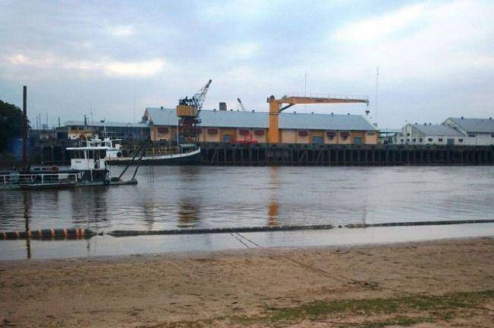 Con tres frentes de operaci�n, comenz� el dragado del Riacho Barranqueras