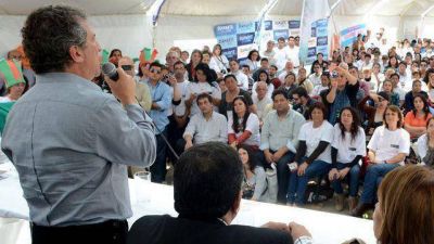 Urribarri reafirma la defensa al gobierno nacional	 