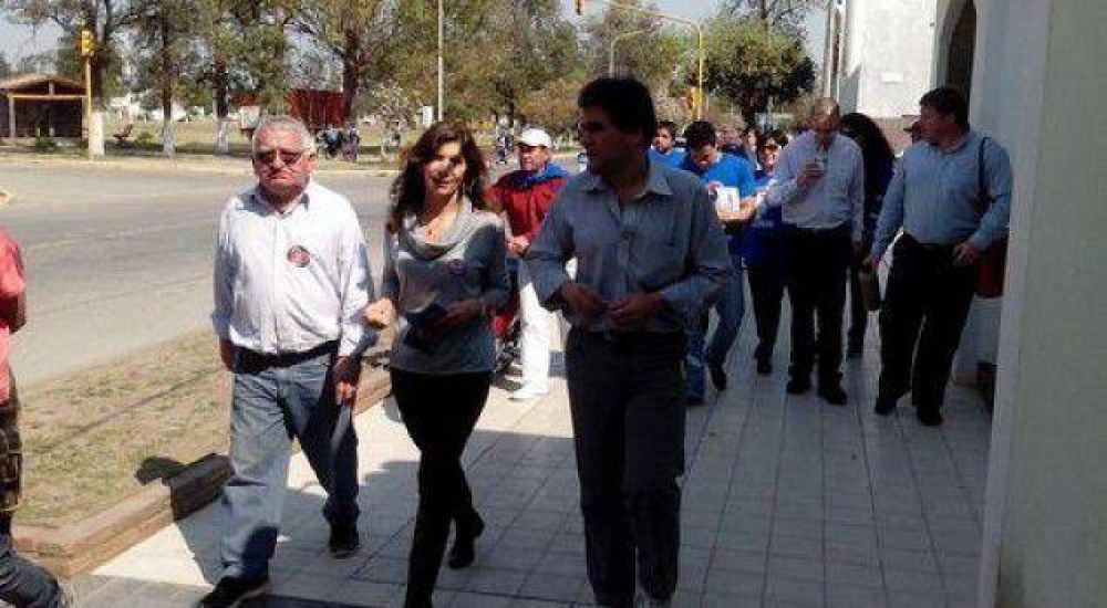 Candidatos a diputados del FPV recorrieron las calles de Quitilipi