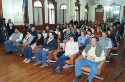 Se entregaron escrituras de viviendas tramitadas por Casa de Tierras 