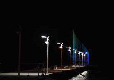 Inauguraron la iluminaci�n del espig�n en el D�a del Turismo