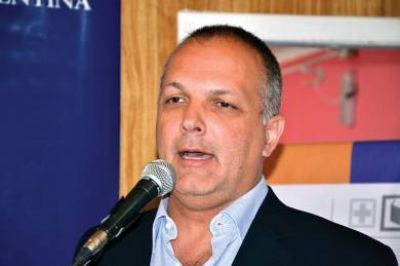 Buzzi: �Lo m�s importante es recuperar los d�as de clases perdidos�