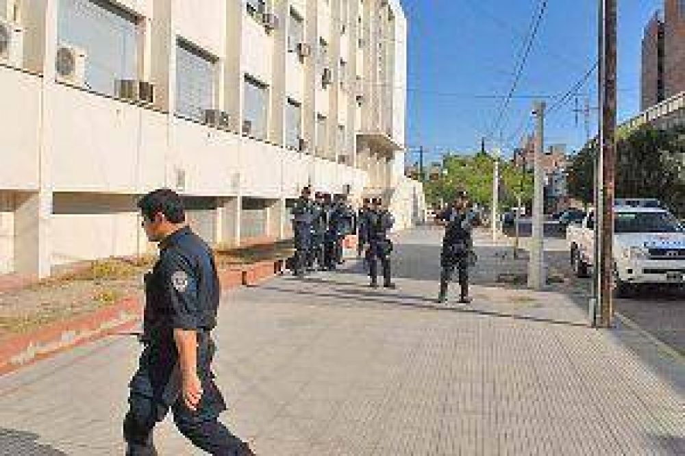 El violador de sus tres hijas las ofrec�a a sus amigos por dinero