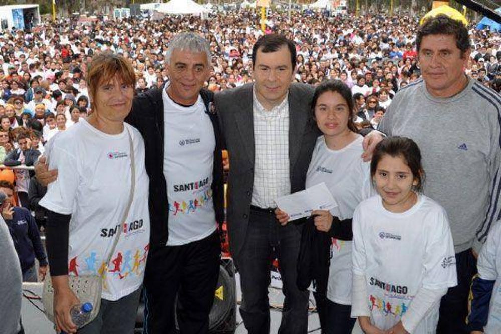 Zamora particip� de la premiaci�n de la marat�n "Ram�n Carrillo"