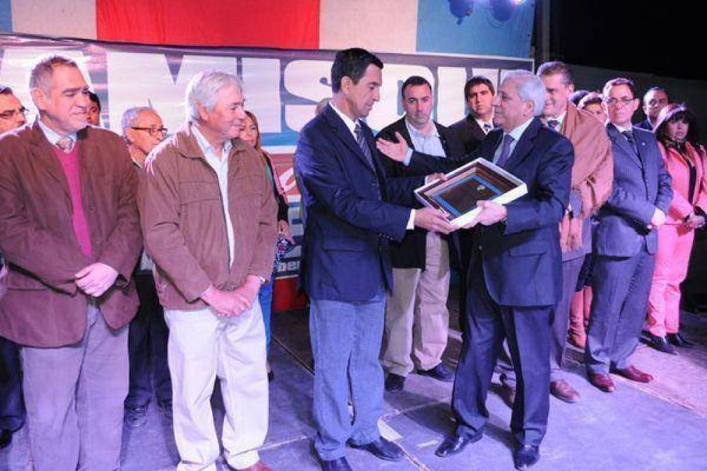 Villa Atamisqui cumpli� 470 a�os y los festej� inaugurando obras