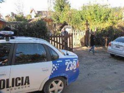 Una decena de allanamientos en La Angostura