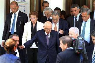 La derecha italiana se fractura y Letta llama a un voto de confianza