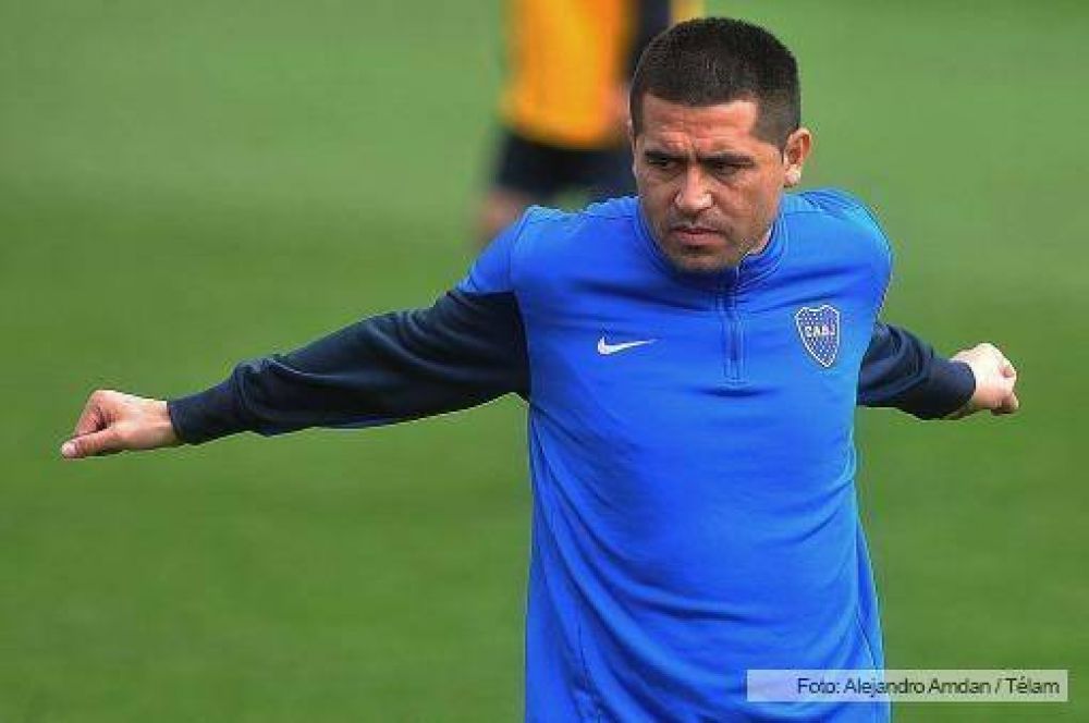 Rom�n calienta el cl�sico: "Tener la gente a favor puede jugar en contra"