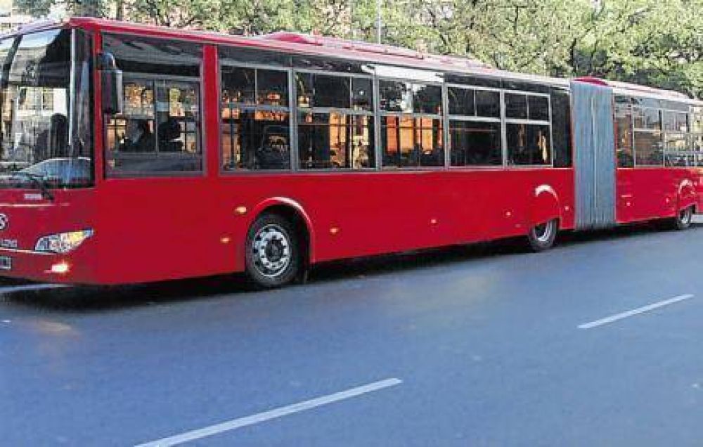 Cambiaron �troles por colectivos� y result� mal
