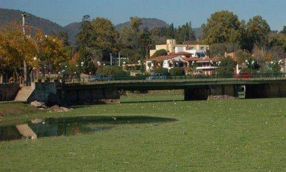 Se re�ne el Comit� de Cuenca por la situaci�n del lago