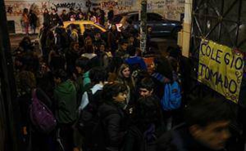 Los estudiantes piden dilogo, pero amenazan con ampliar las protestas