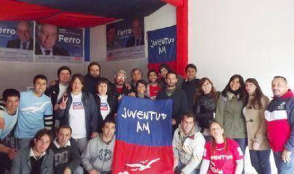 Inauguraron el primer local de la Juventud de Acci�n Marplatense