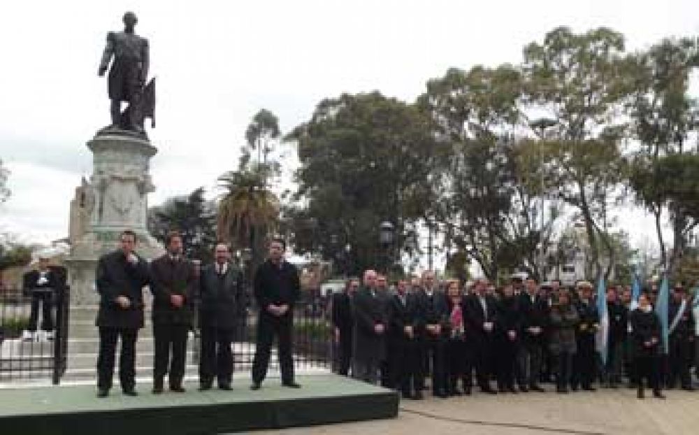 En el aniversario de Almirante Brown, Giustozzi peg� el faltazo