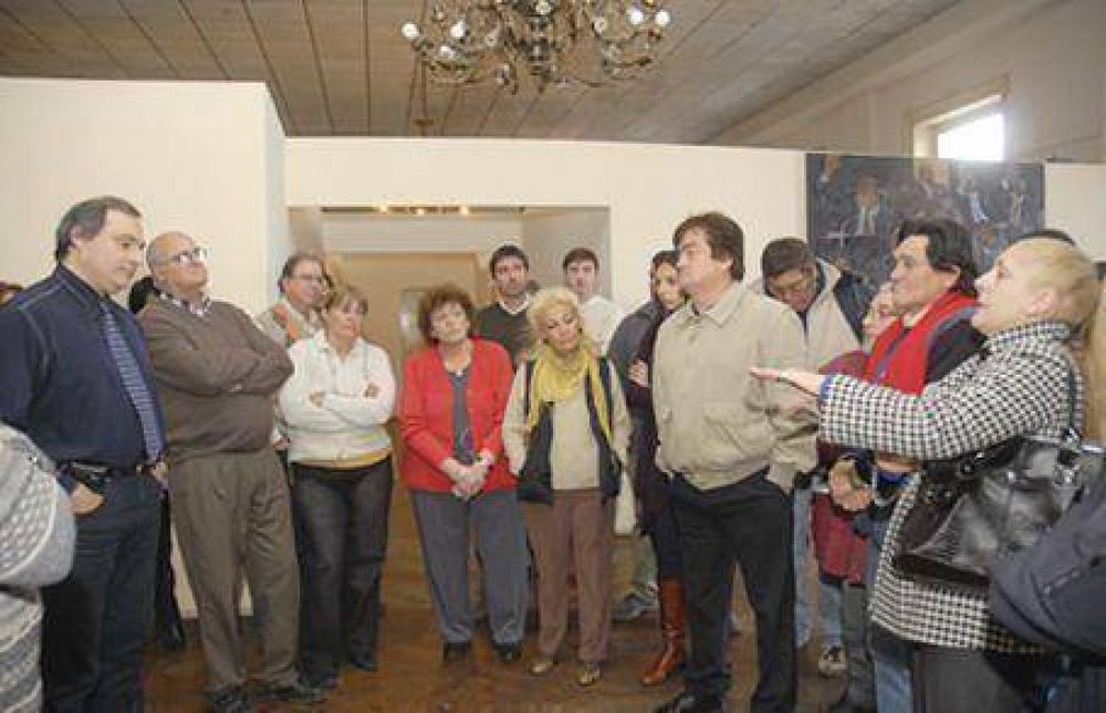 Firman acuerdos clave para financiar la educaci�n y un centro asistencial