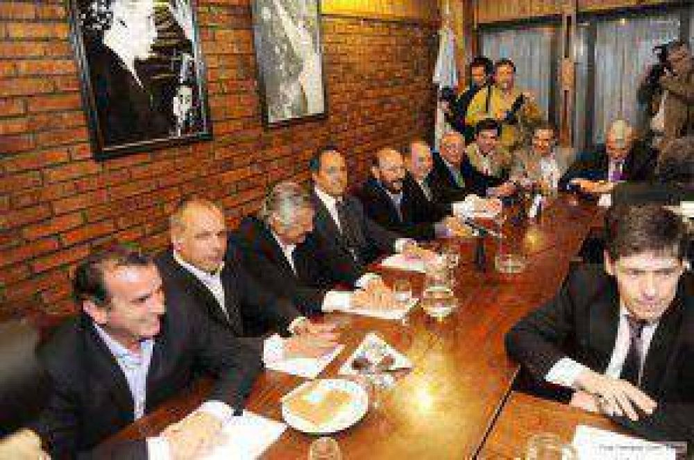 Insfr�n en reuni�n del Consejo Nacional del PJ que pidi� votar �pol�ticas que dieron transformaciones�