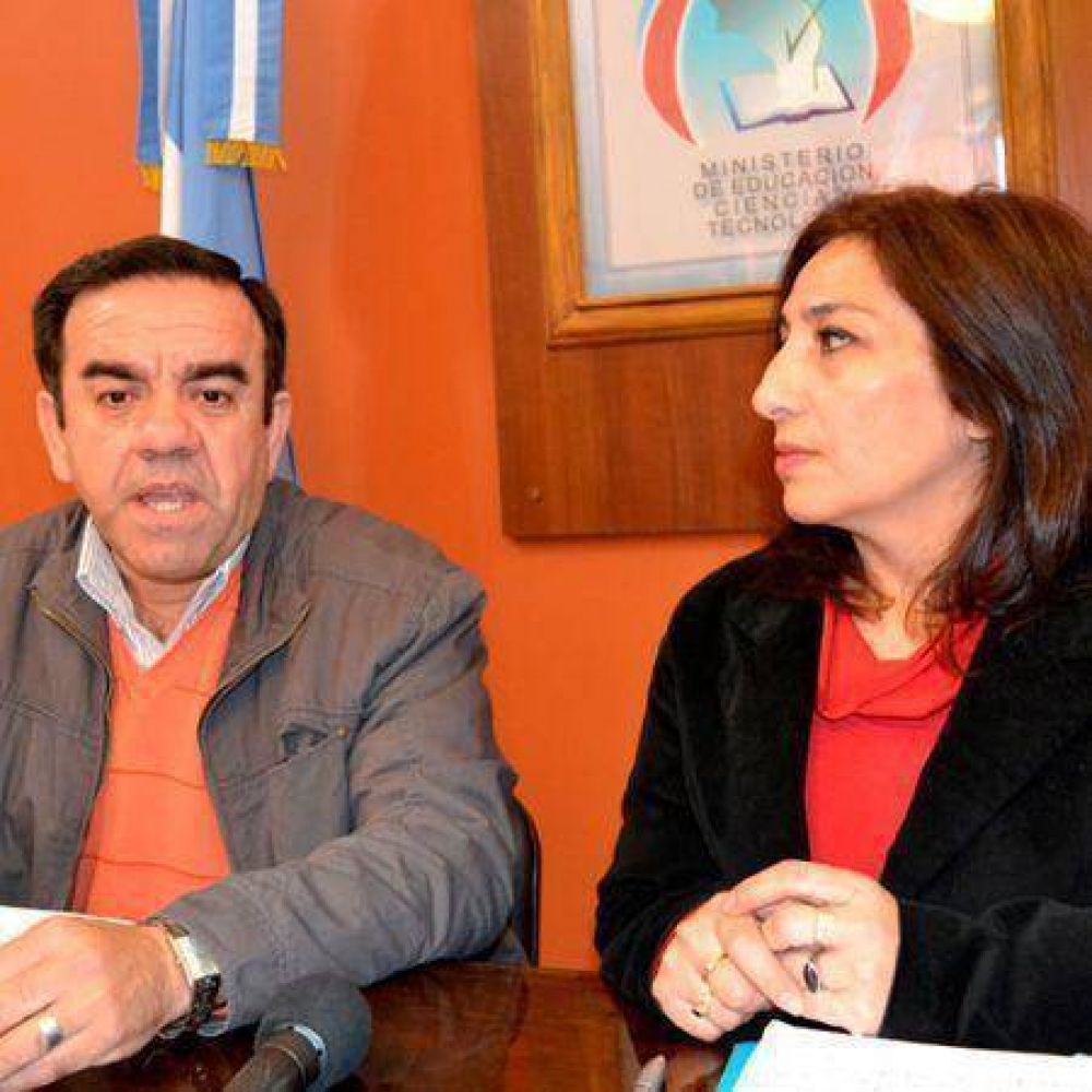 Trabajan en una nueva curr�cula para la carrera de Tecnolog�a