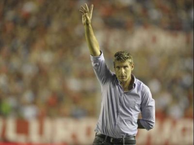 Palermo tiene el apoyo masivo de los hinchas de Godoy Cruz