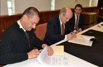 El municipio y la UNLPam firmaron acuerdo por pasant�as