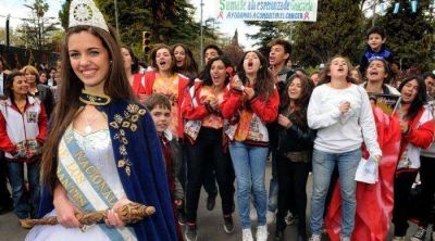 Calurosa bienvenida a la nueva Reina de los Estudiantes
