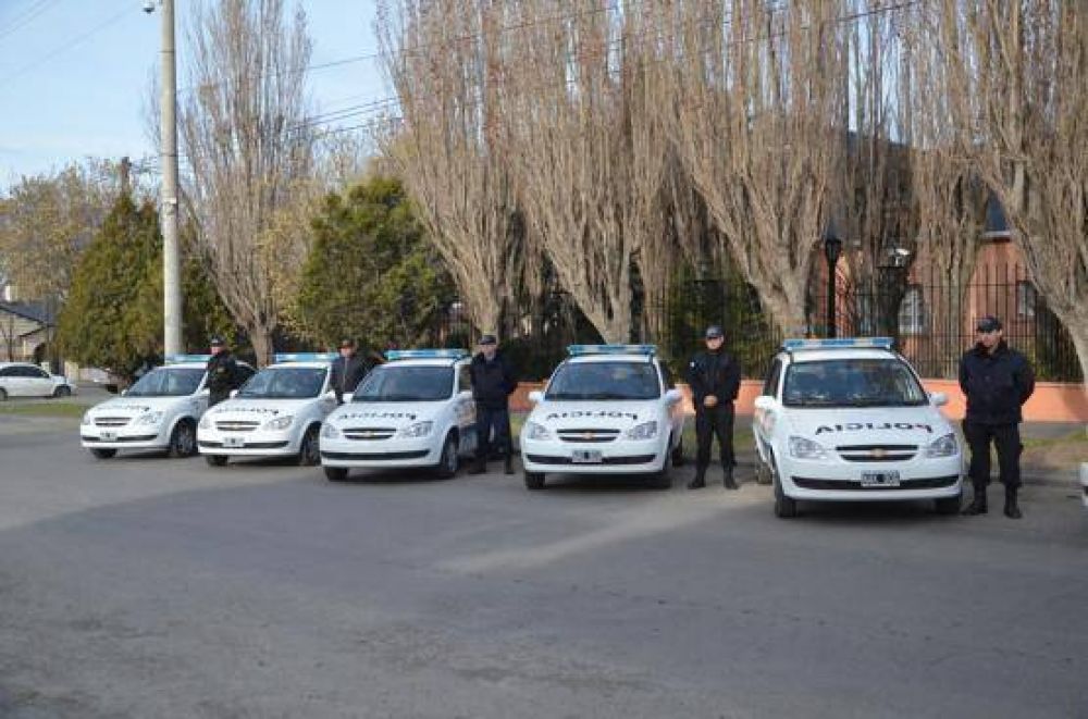 Comisar�as santacruce�a recibieron nuevos patrulleros