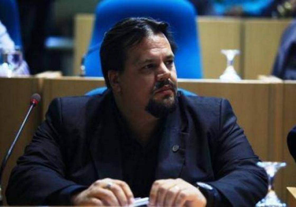 �Me parece que el diputado Alvarez deber�a trabajar en Google o Microsoft�