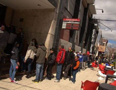 La mitad de los empleados p�blicos cobraron los cr�ditos