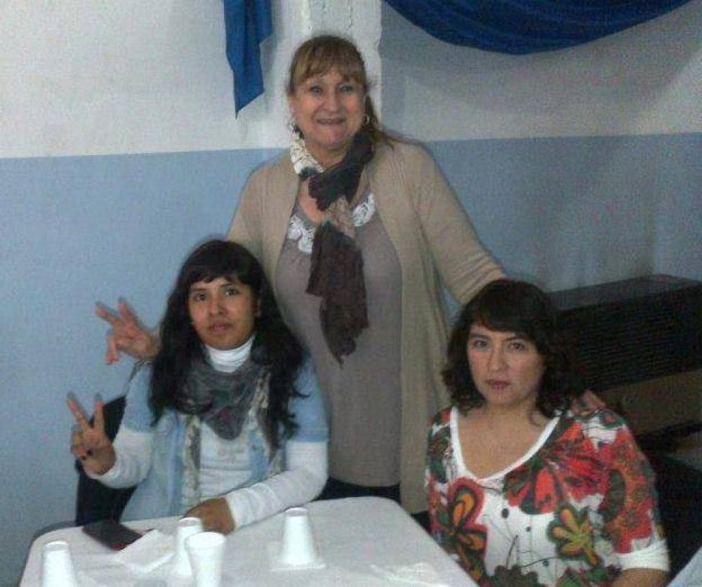 Urricelqui, con vecinos del Barrio Miramar de Caleta Olivia