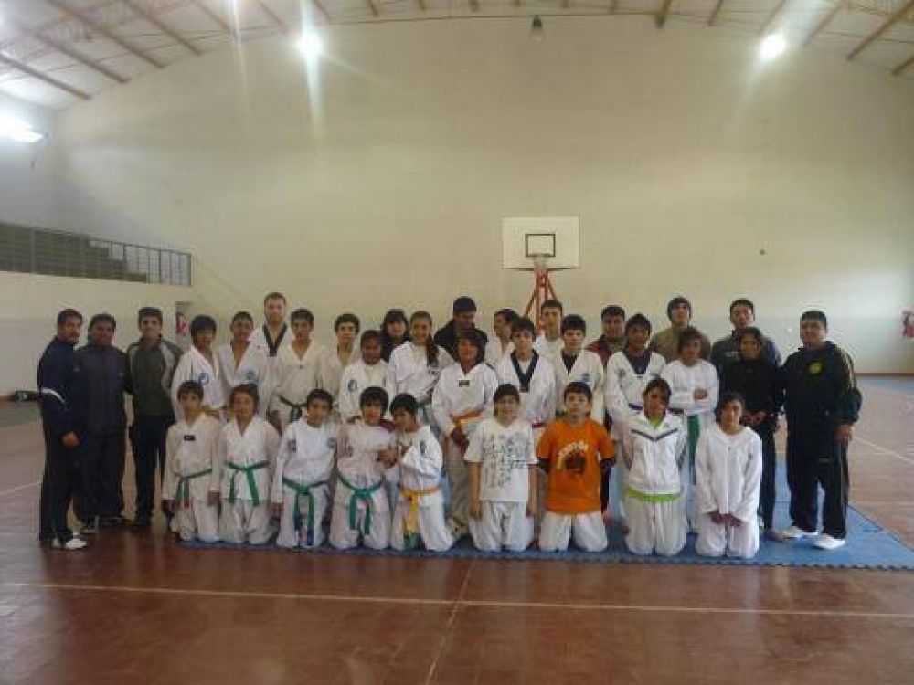 Taekwondo y tiro con equipo para los Juegos �Evita�