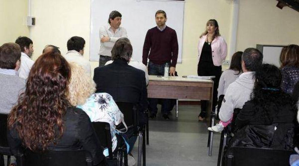 Se entregaron nuevos decretos de adjudicaci�n en Ushuaia